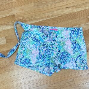 Lilly Pulitzer shell of a party shorts size 14